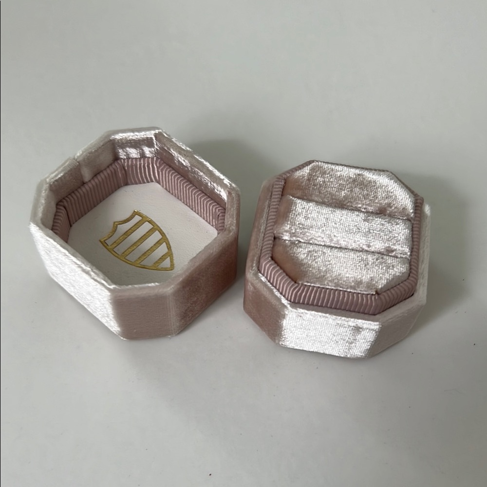 MRS RING BOX PINK VELVET